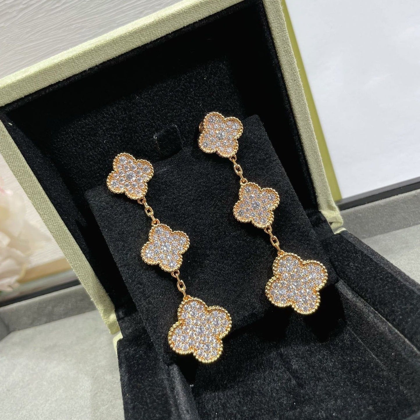 [Opulent Aurora]CLOVER 3 MOTIFS DIAMOND PAVED ROSE GOLD EARRINGS