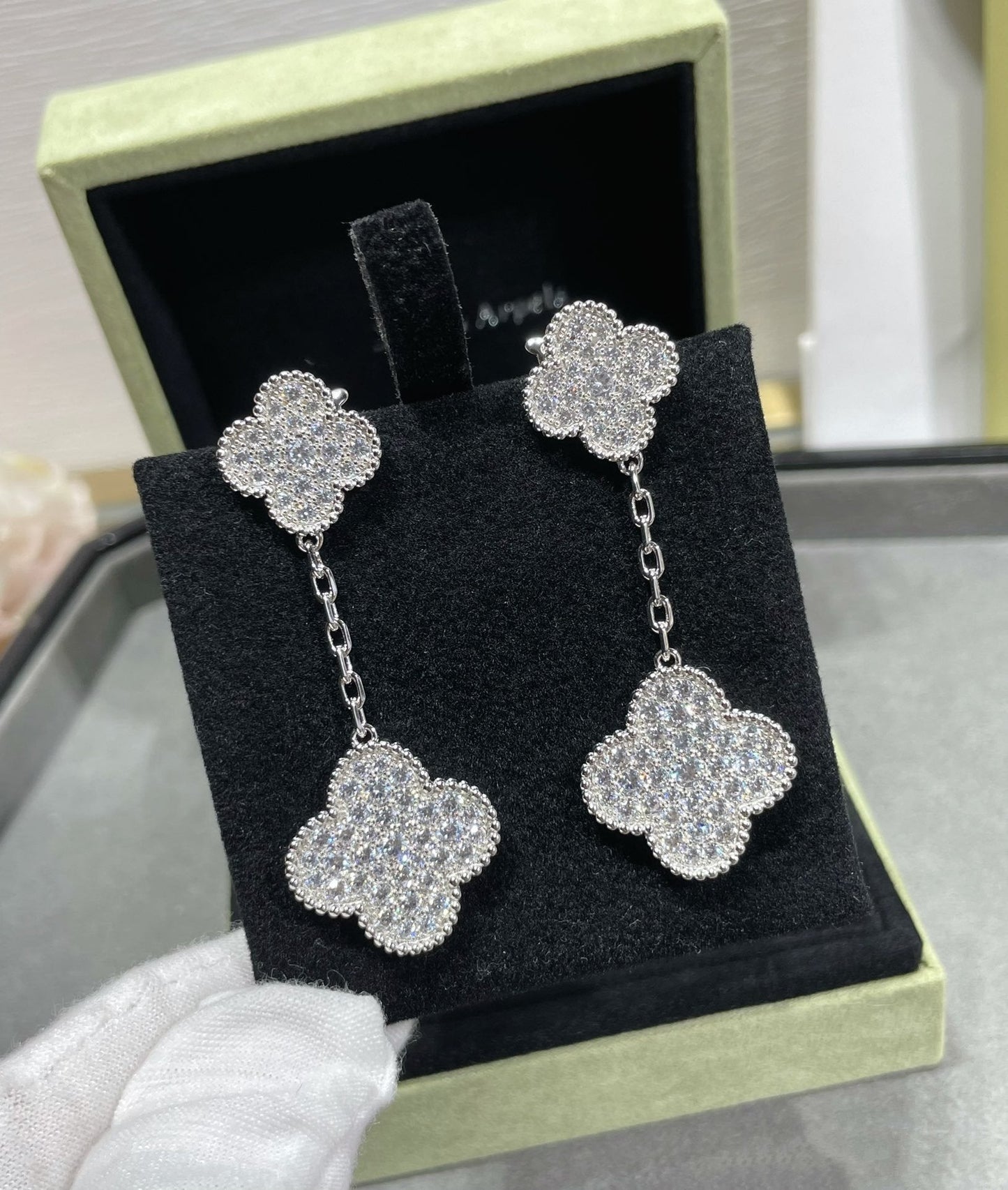 [Opulent Aurora]CLOVER 2 MOTIFS DIAMOND PAVED SILVER EARRINGS