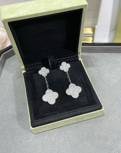 [Opulent Aurora]CLOVER 2 MOTIFS DIAMOND PAVED SILVER EARRINGS