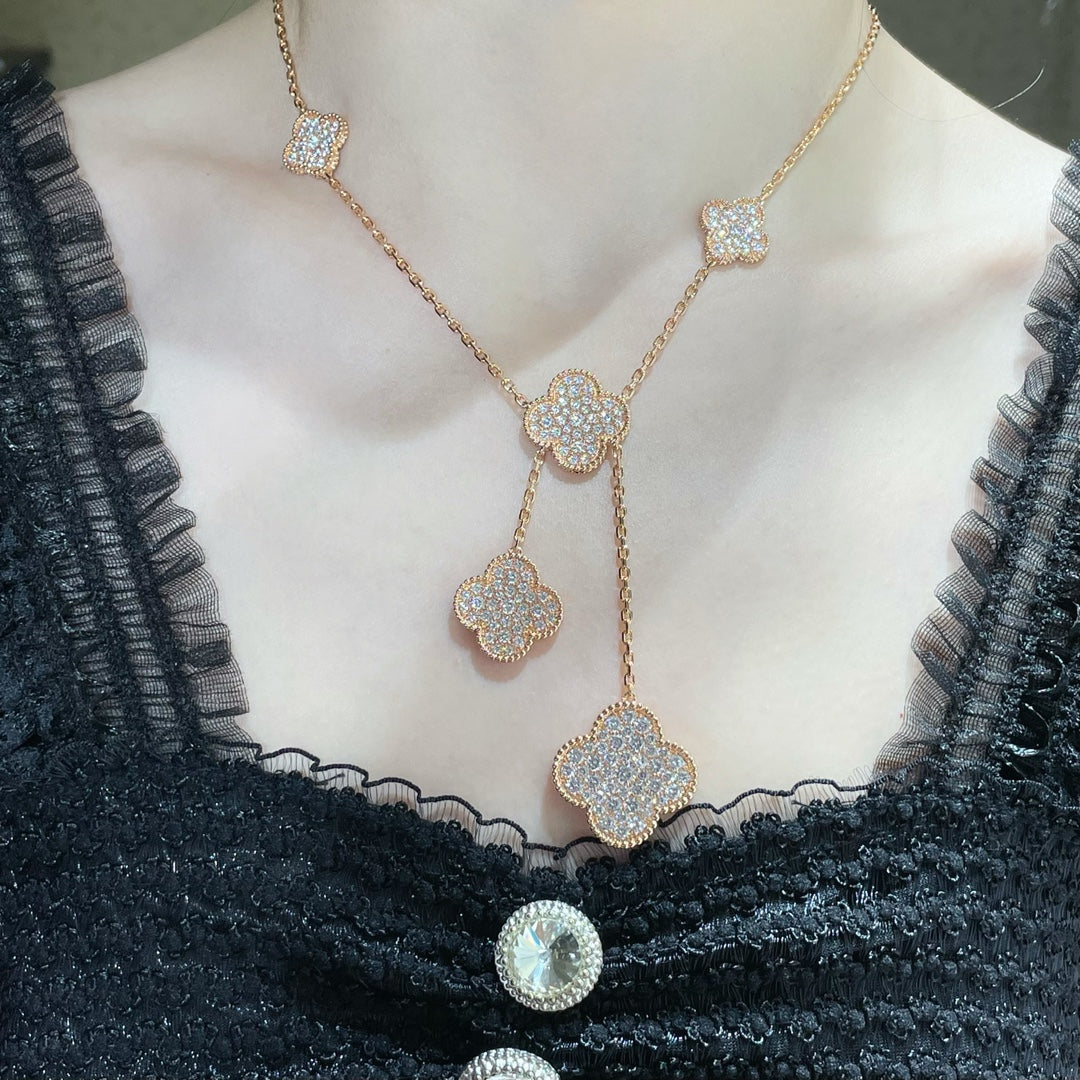 [Opulent Aurora]CLOVER 6 MOTIF DIAMOND PAVED NECKLACE