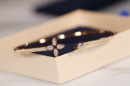 [Opulent Aurora]IDYLLE GOLD OPEN BRACELET DIAMOND PAVED