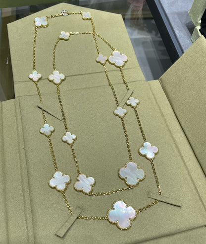 [Opulent Aurora]CLOVER 16 MOTIF WHITE MOP GOLD NECKLACE