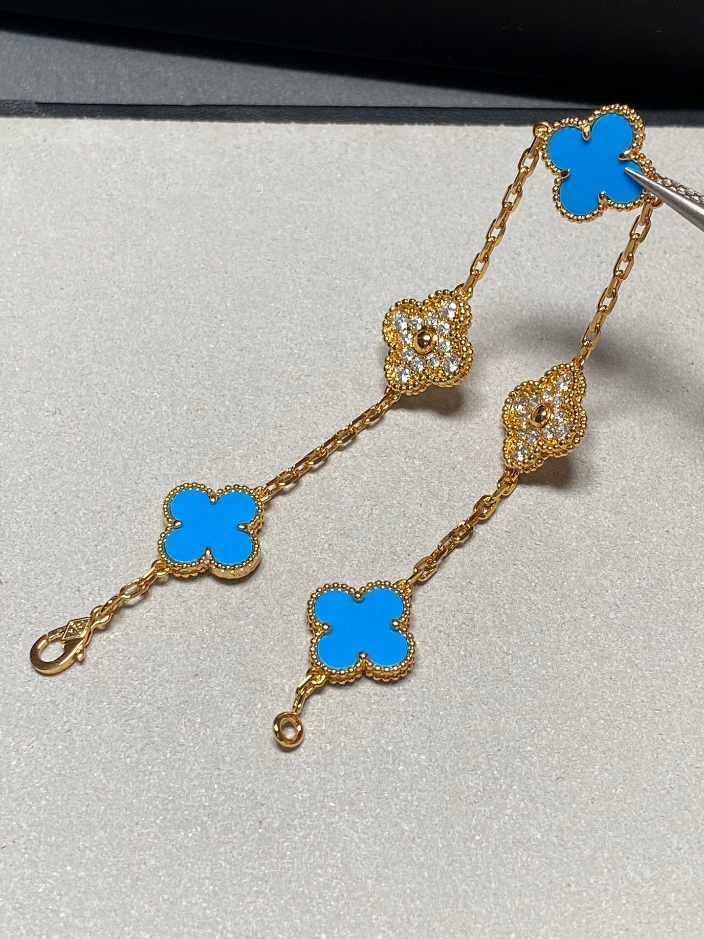 [Opulent Aurora]CLOVER 5 MOTIF BLUE CHALCEDONY DIAMOND GOLD BRACELET