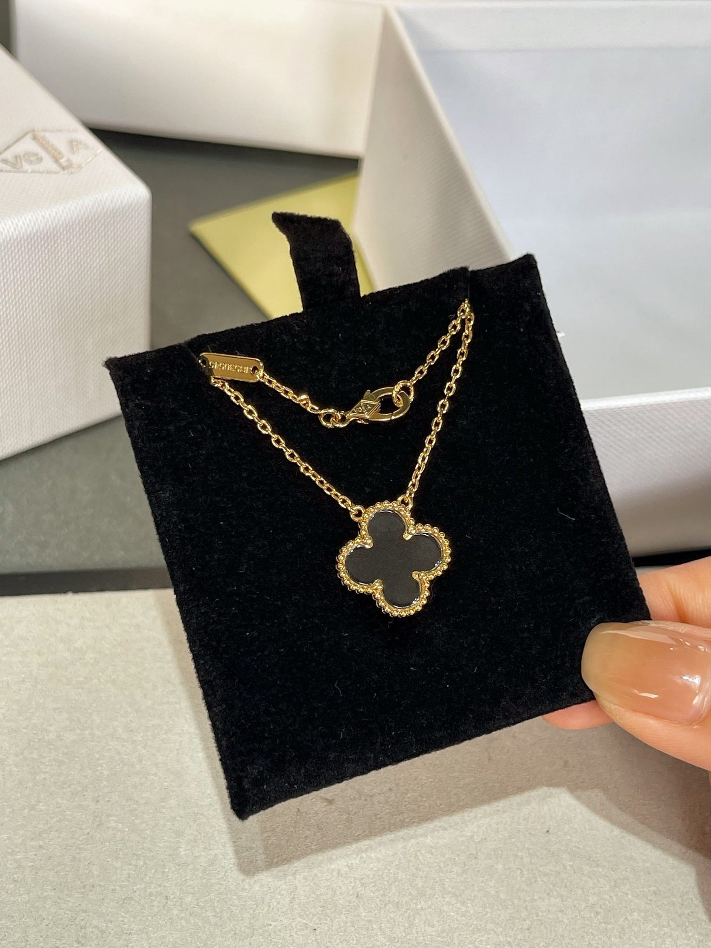 [Opulent Aurora]CLOVER ROCK CRYSTAL ROSE GOLD NECKLACE