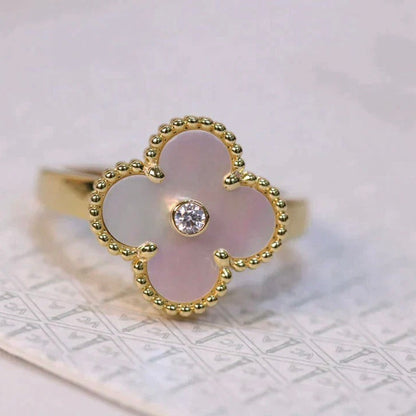 [Opulent Aurora]CLOVER PINK MOP RING GOLD DIAMOND