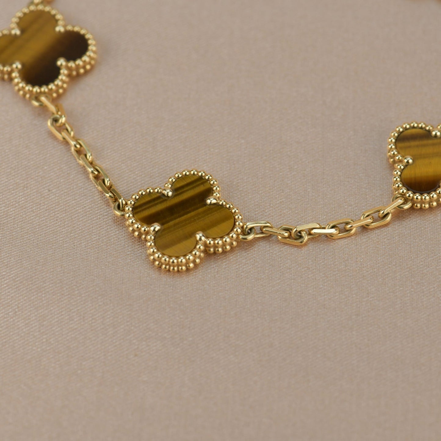 [Opulent Aurora]CLOVER  5 MOTIFS TIGER EYE BRACELET