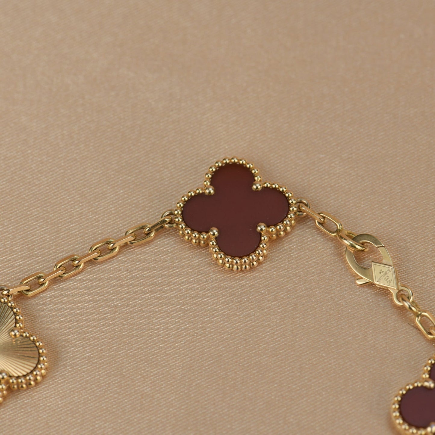 [Opulent Aurora]CLOVER  5 MOTIFS CARNELIAN GOLD BRACELET