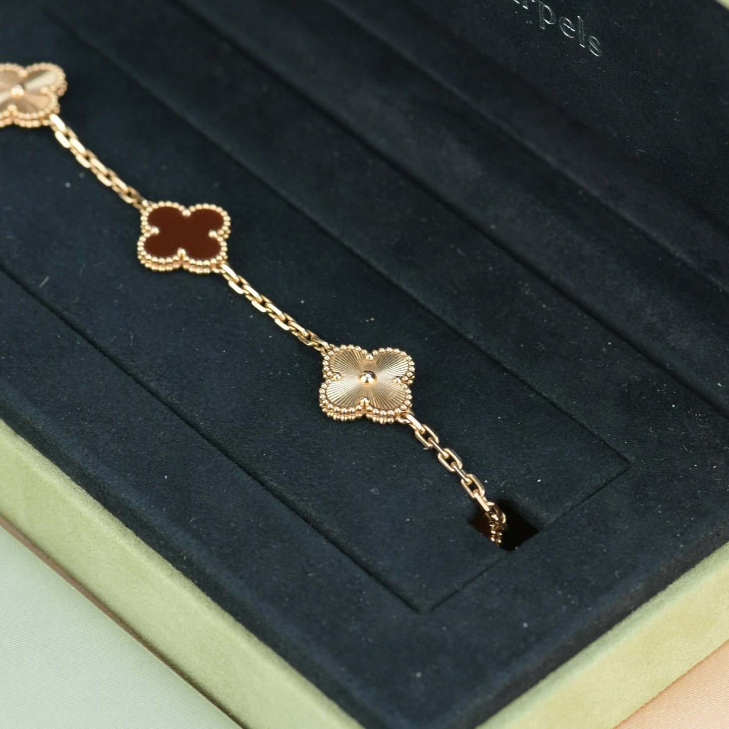 [Opulent Aurora]CLOVER  5 MOTIFS CARNELIAN GOLD BRACELET