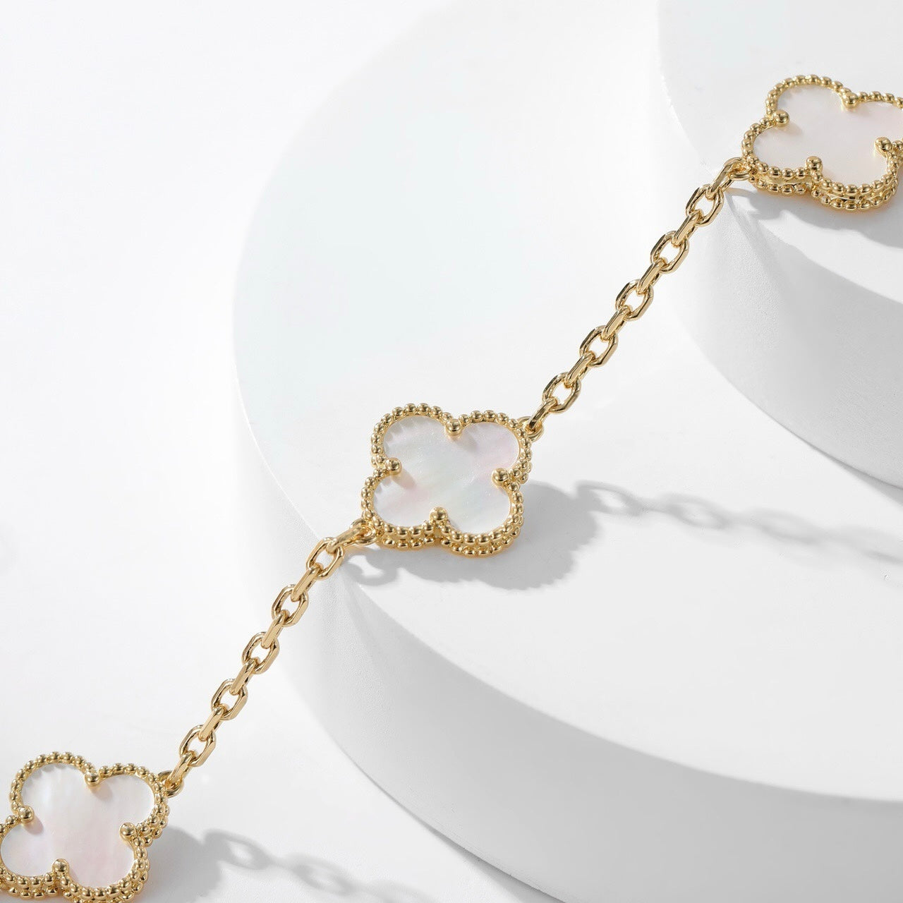 [Opulent Aurora]CLOVER 10 MOTIFS WHITE MOTHER OF PEARL NECKLACE