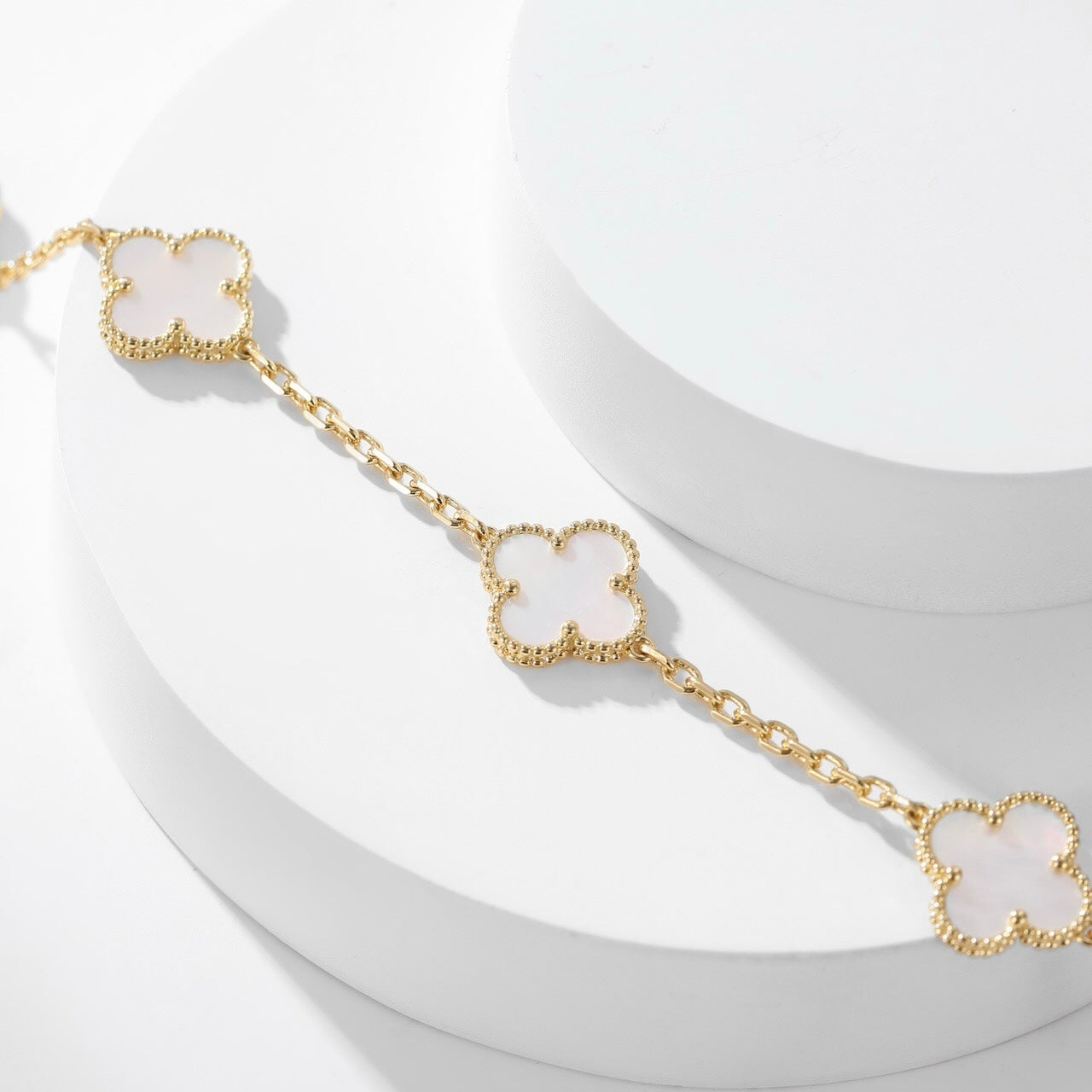 [Opulent Aurora]CLOVER 10 MOTIFS WHITE MOTHER OF PEARL NECKLACE