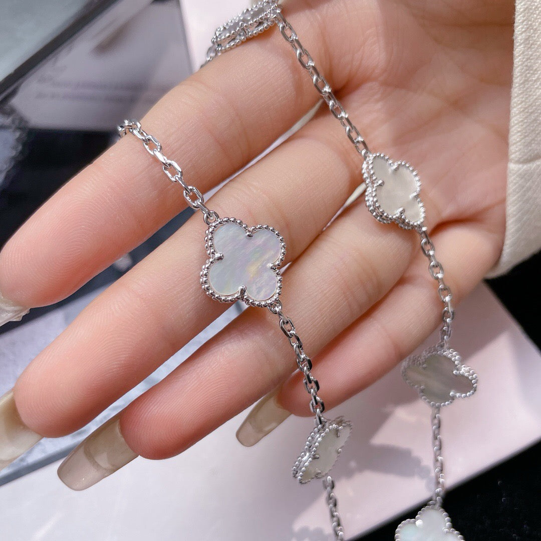 [Opulent Aurora]CLOVER 10 MOTIFS WHITE MOTHER OF PEARL NECKLACE