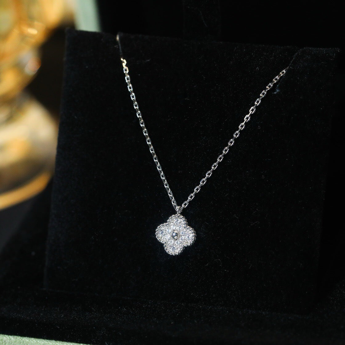 [Opulent Aurora]CLOVER MINI 9.5MM PENDANT DIAMOND NECKLACE