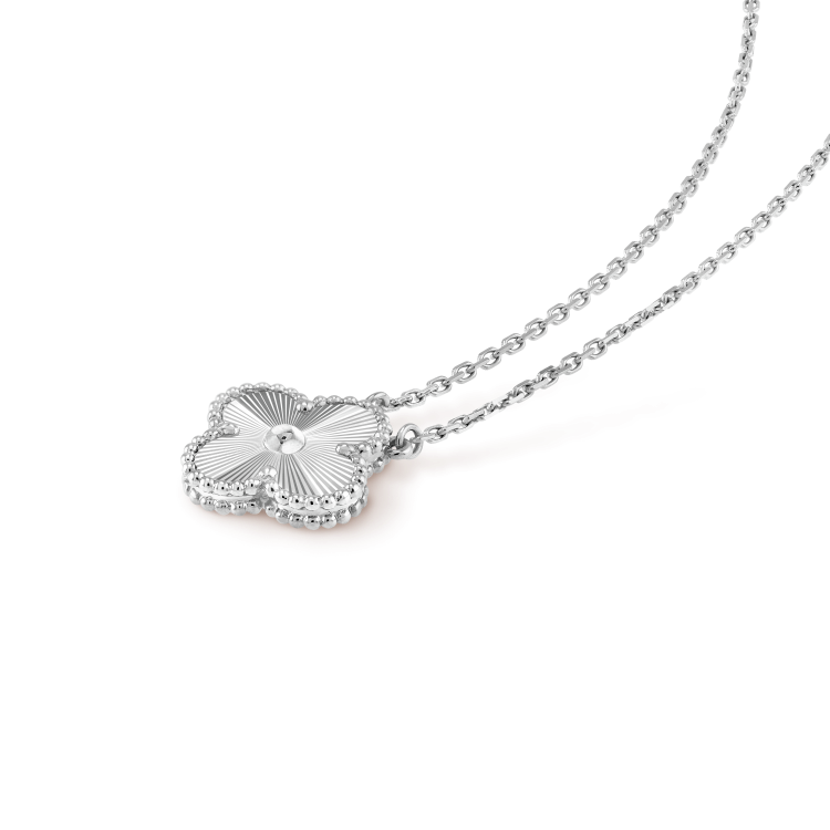 [Opulent Aurora]CLOVER 15MM LASER NECKLACE SILVER