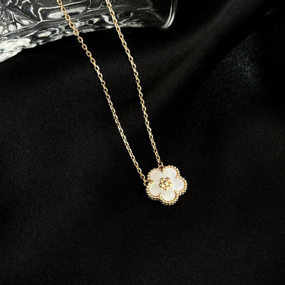 [Opulent Aurora]LUCKY  WHITE MOP  PLUM BLOSSOM NECKLACE