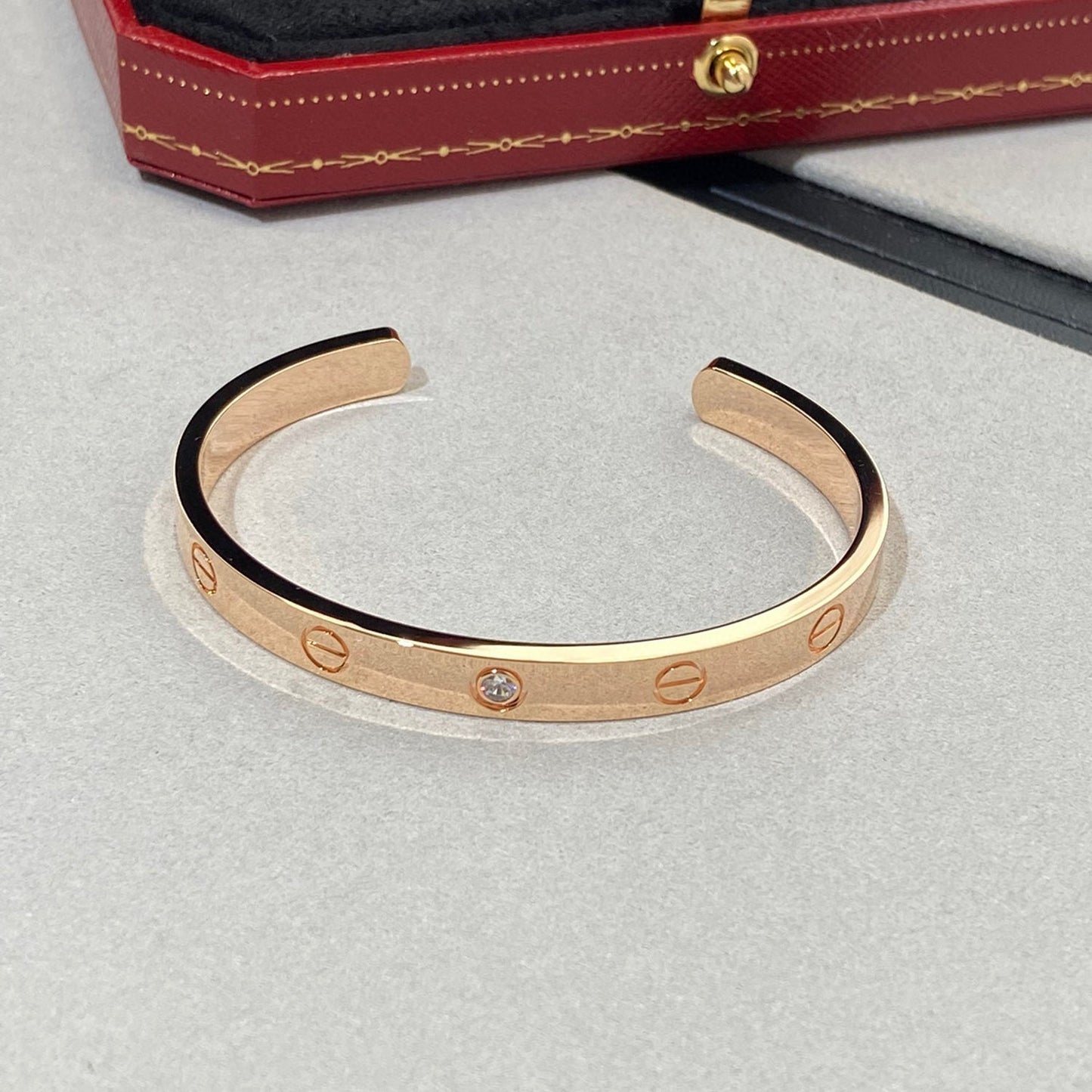 [Opulent Aurora]LOVE BRACELET 6.1MM 1 DIAMOND OPEN CUFF