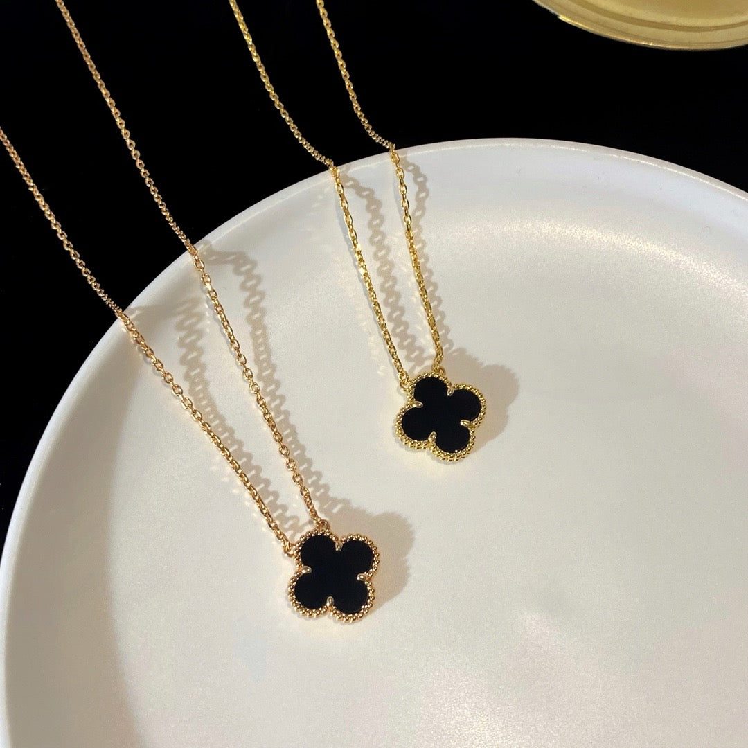 [Opulent Aurora]CLOVER 15MM BLACK ONYX SINGLE FLOWER NECKLACE