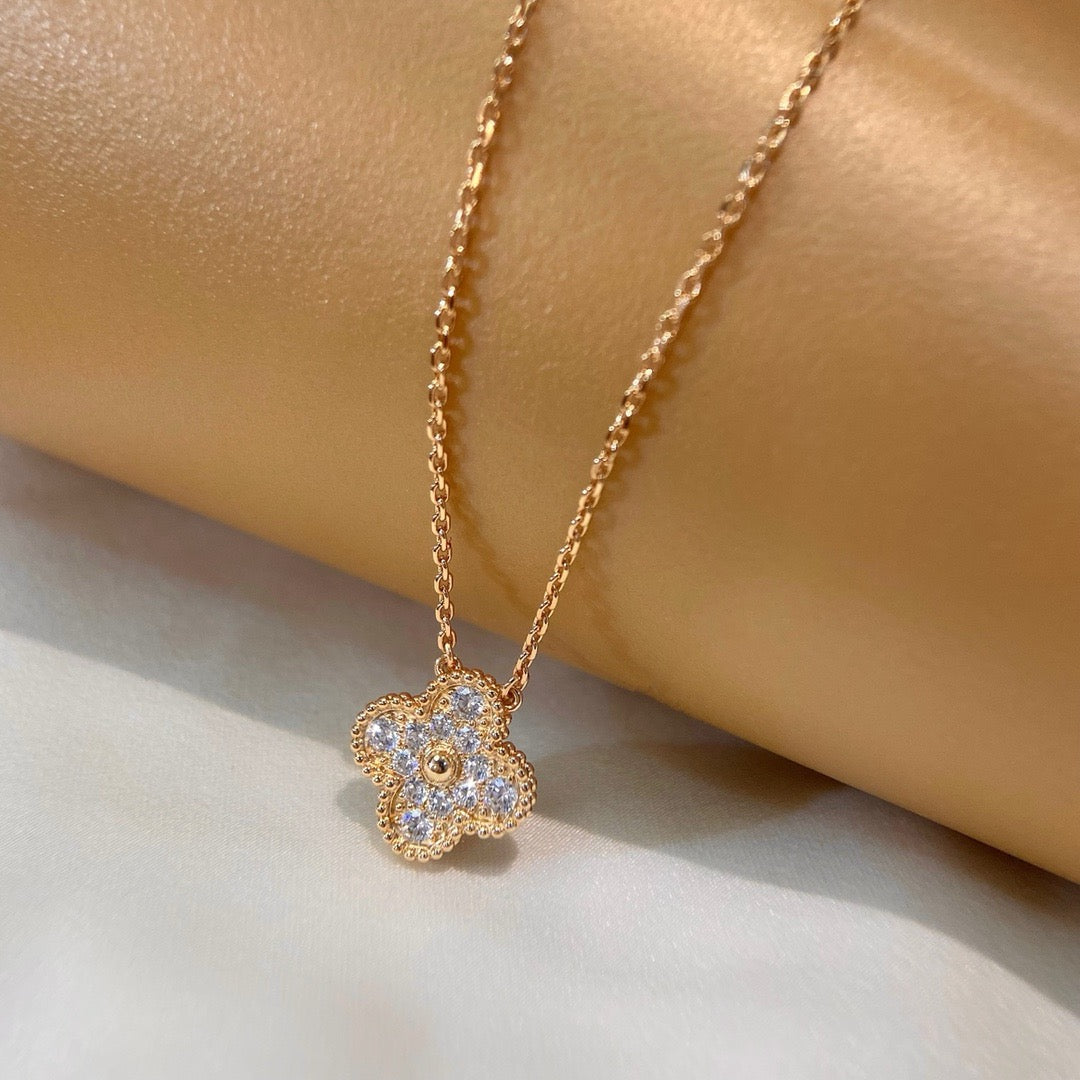 [Opulent Aurora]CLOVER 15MM DIAMOND SINGLE FLOWER NECKLACE