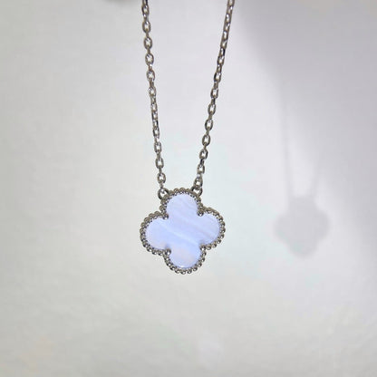 [Opulent Aurora]CLOVER 15MM BLUE CHALCEDONY NECKLACE SILVER