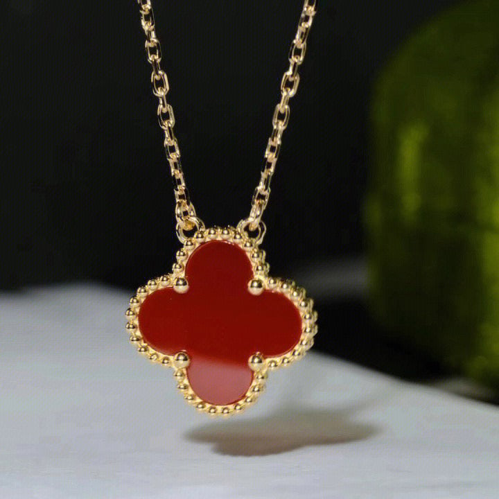 [Opulent Aurora]CLOVER 15MM CARNELIAN SINGLE FLOWER NECKLACE