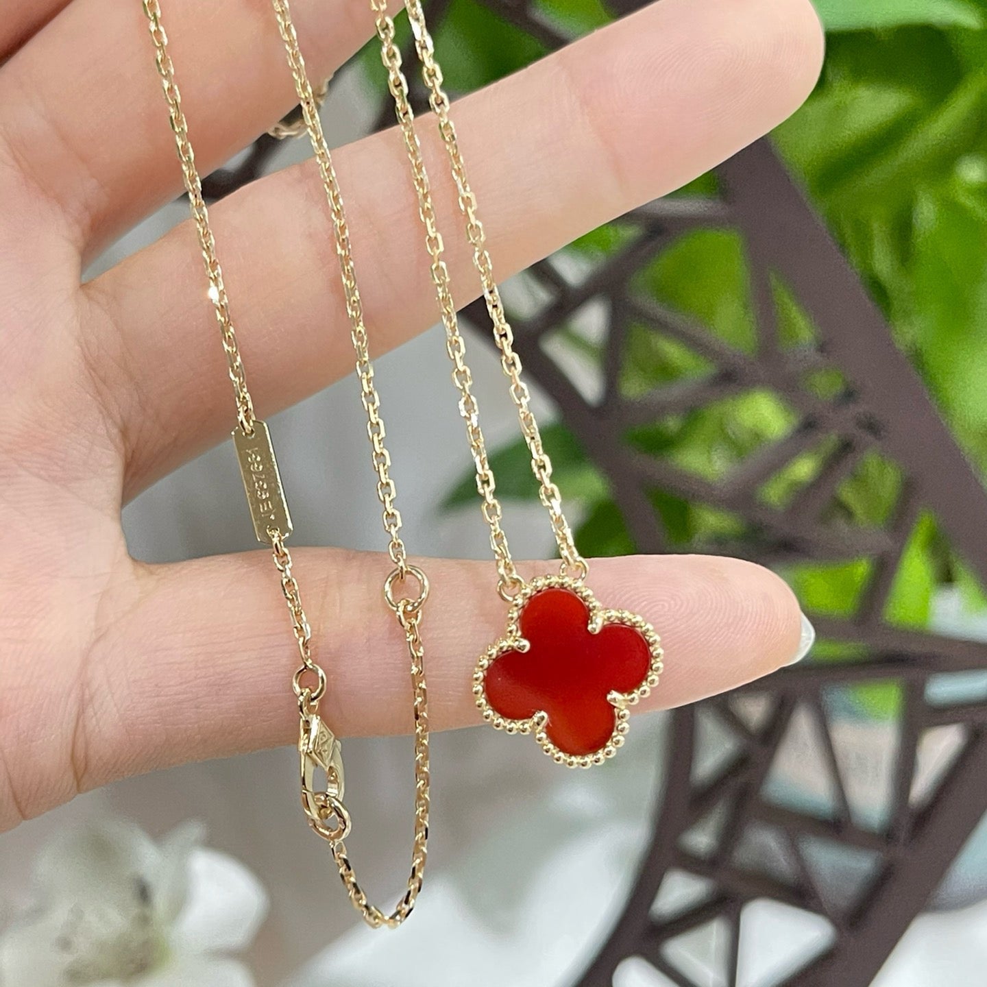 [Opulent Aurora]CLOVER 15MM CARNELIAN SINGLE FLOWER NECKLACE