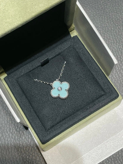 [Opulent Aurora]CLOVER 1 DIAMOND LIGHT BLUE SILVER NECKLACE