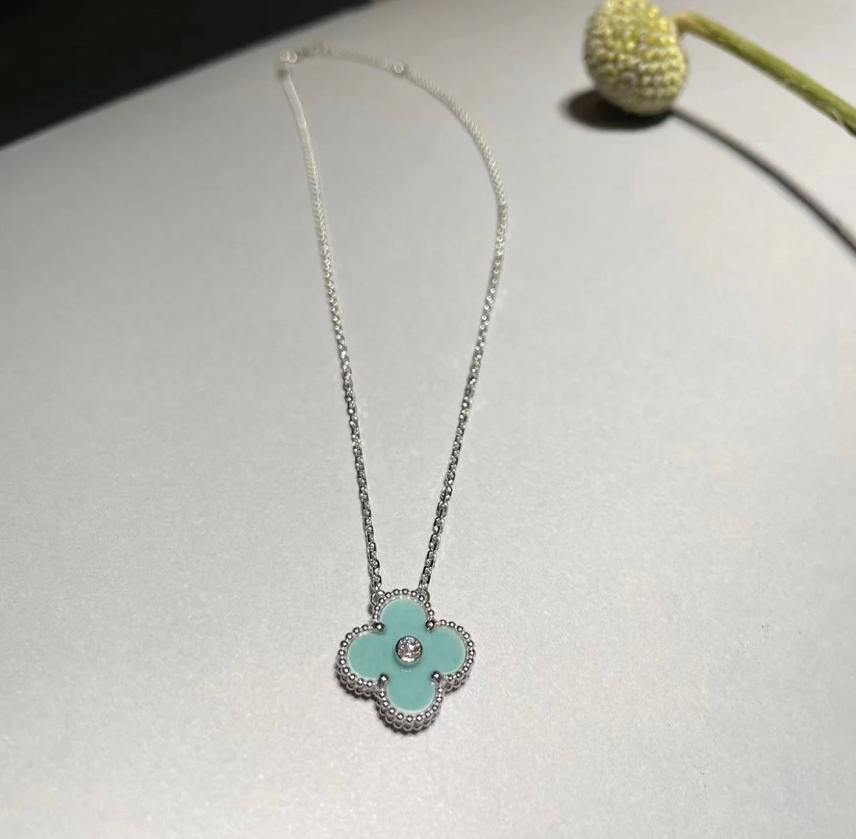 [Opulent Aurora]CLOVER 1 DIAMOND LIGHT BLUE SILVER NECKLACE