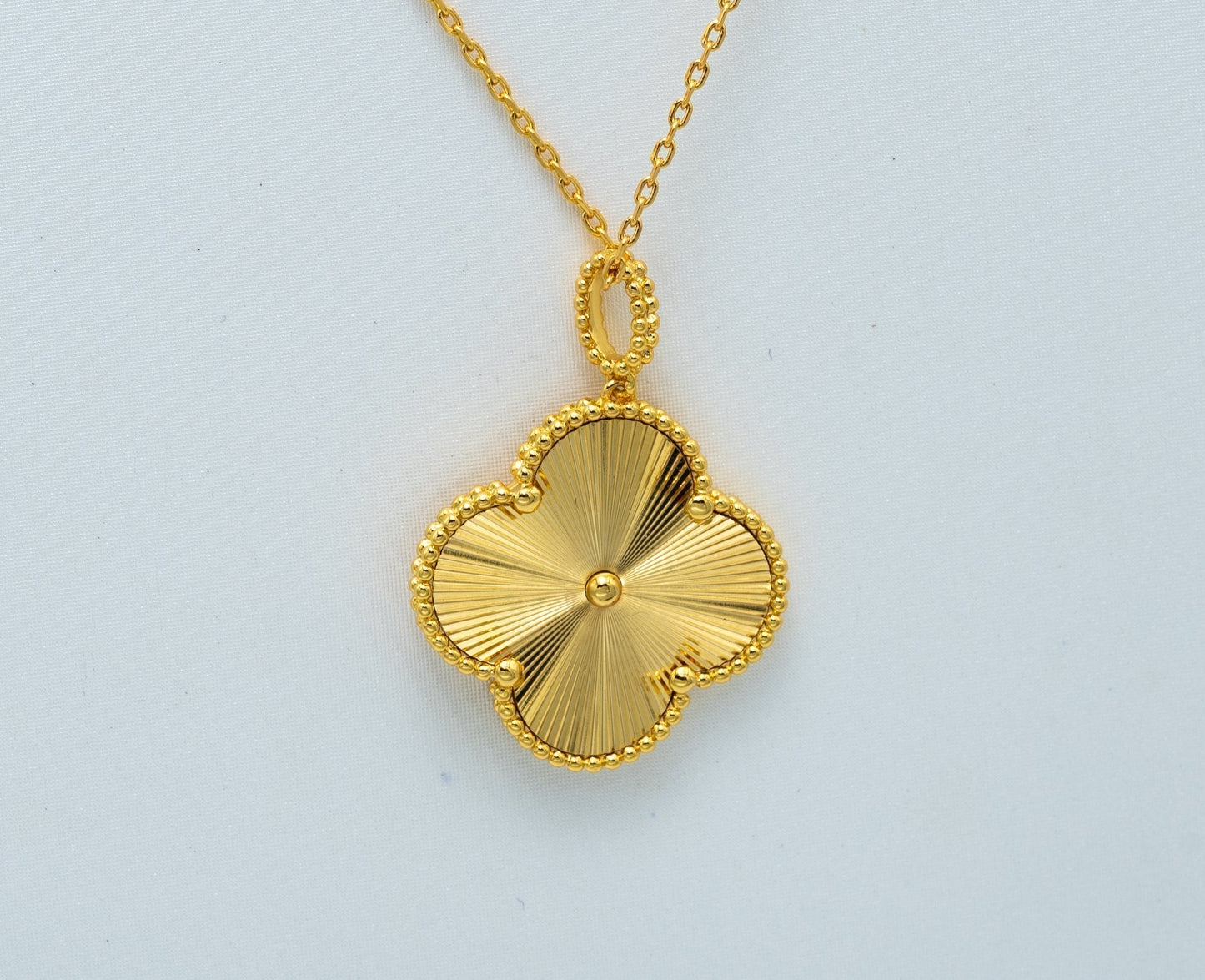 [Opulent Aurora]CLOVER 25MM PEDANT NECKLACE GOLD