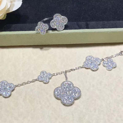 [Opulent Aurora]CLOVER 6 MOTIFS SILVER DIAMOND BRACELET