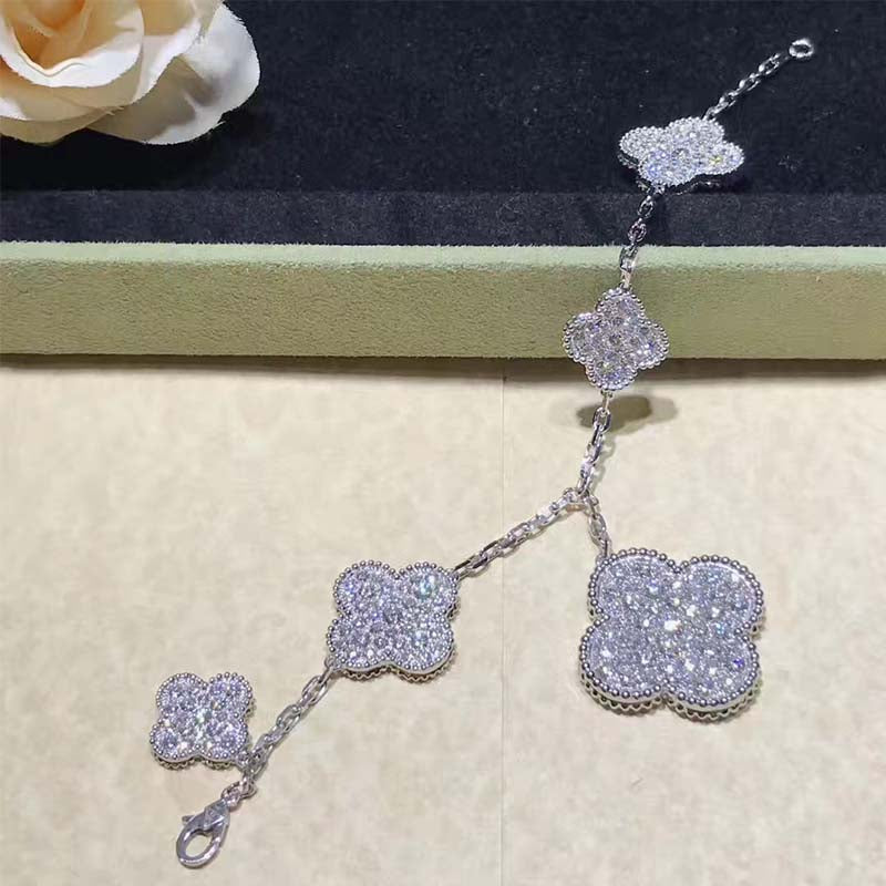 [Opulent Aurora]CLOVER 6 MOTIFS SILVER DIAMOND BRACELET