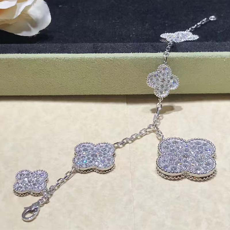 [Opulent Aurora]CLOVER 6 MOTIFS SILVER DIAMOND BRACELET