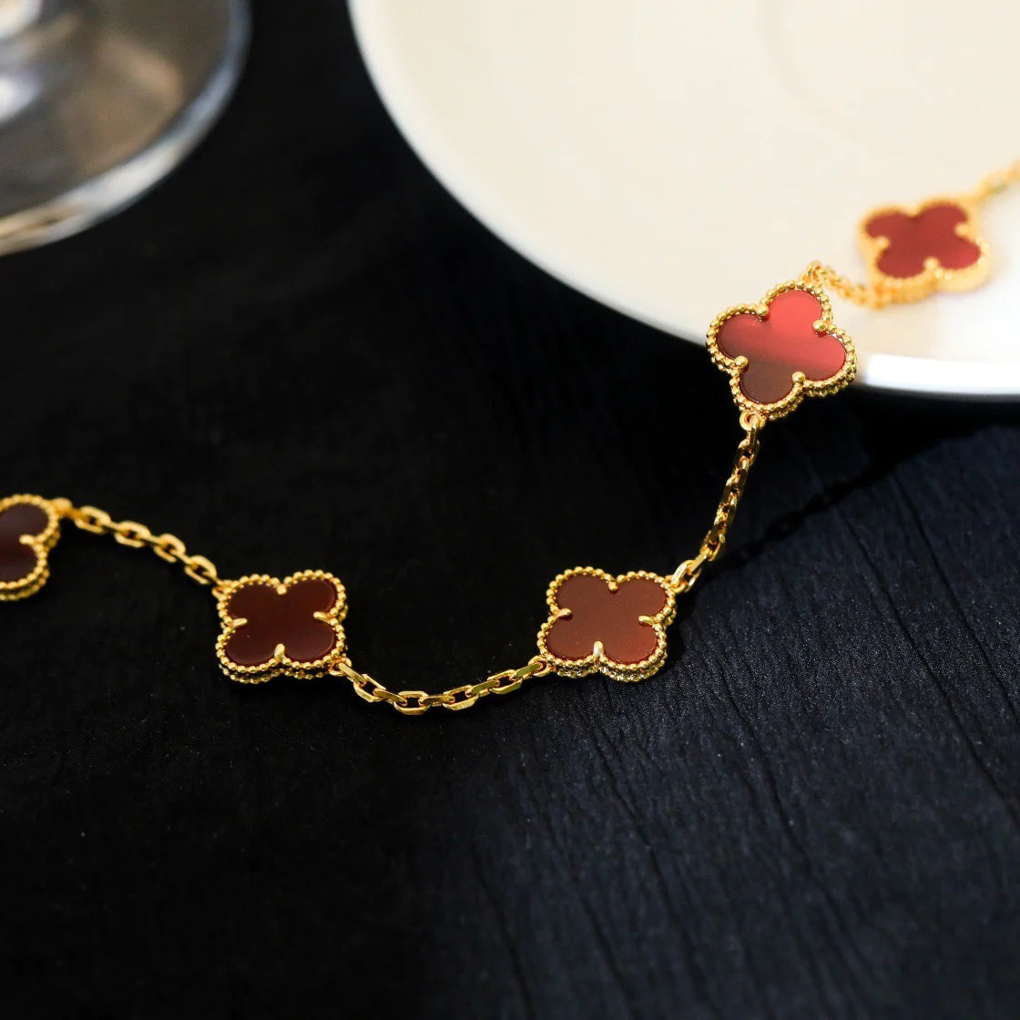 [Opulent Aurora]CLOVER 5 MOTIFS RED AGATE  BRACELET