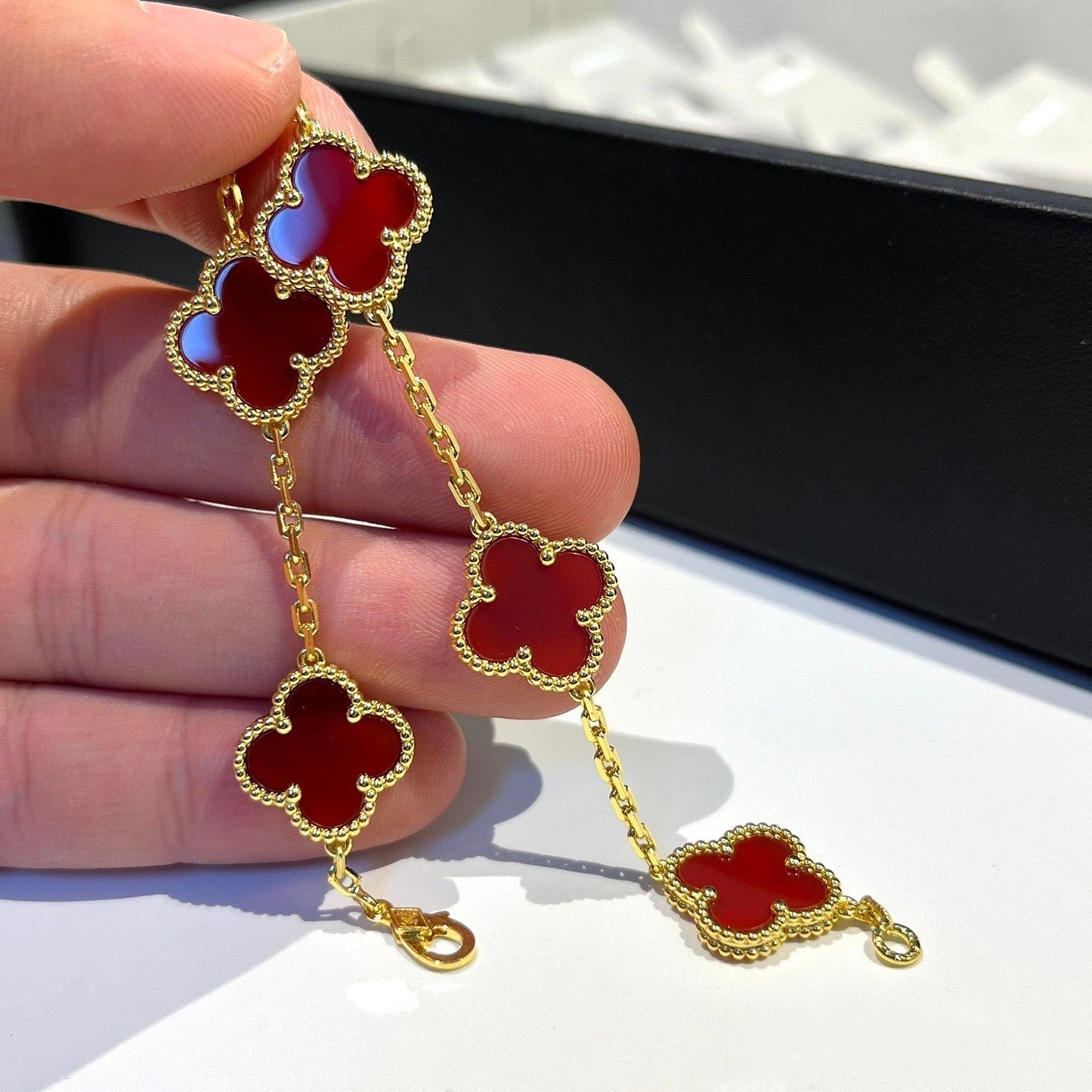 [Opulent Aurora]CLOVER 5 MOTIFS RED AGATE  BRACELET