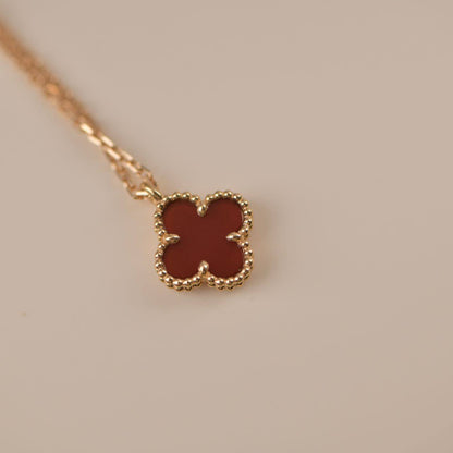 [Opulent Aurora]CLOVER MINI 9.5MM WHITE CARNELIANS NECKLACE