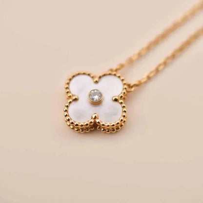 [Opulent Aurora]CLOVER 15MM DIAMOND WHITE FRITILLARIA NECKLACE