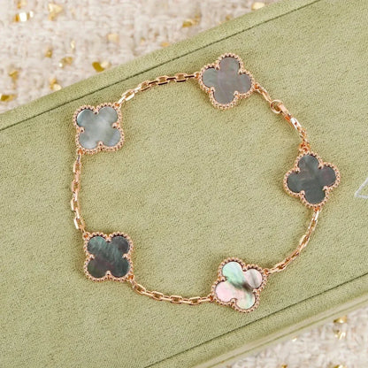 [Opulent Aurora]CLOVER 5 MOTIF GRAY MOP  BRACELET