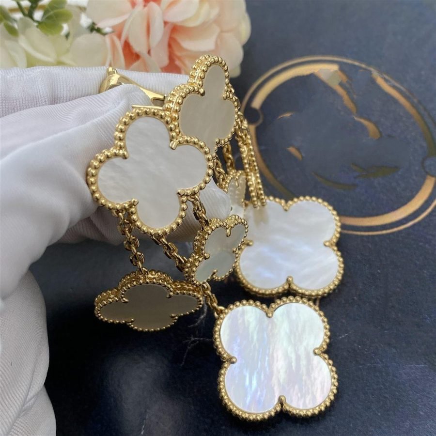 [Opulent Aurora]CLOVER EARRINGS WHITE MOP 4 MOTIFS GOLD