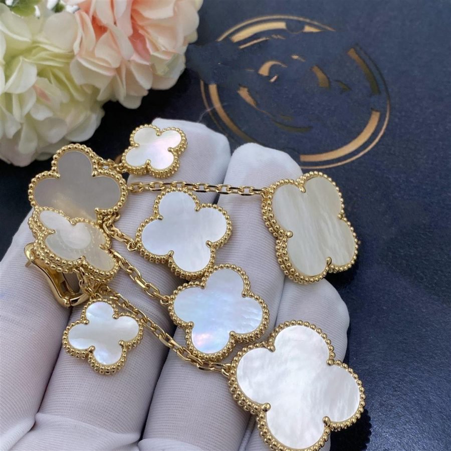 [Opulent Aurora]CLOVER EARRINGS WHITE MOP 4 MOTIFS GOLD