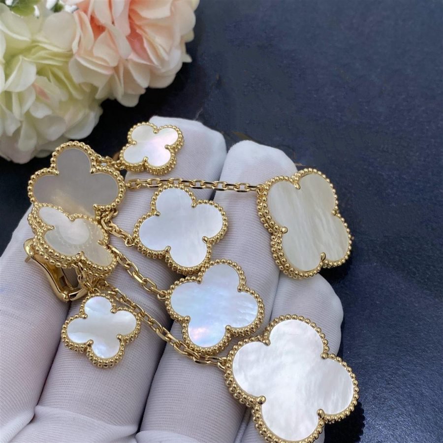 [Opulent Aurora]CLOVER EARRINGS WHITE MOP 4 MOTIFS GOLD