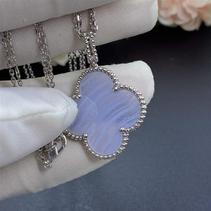 [Opulent Aurora]CLOVER SILVER CHALCEDONY BIG CLOVER NECKLACE