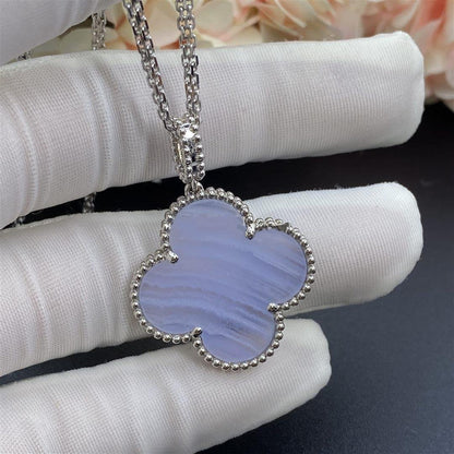 [Opulent Aurora]CLOVER SILVER CHALCEDONY BIG CLOVER NECKLACE