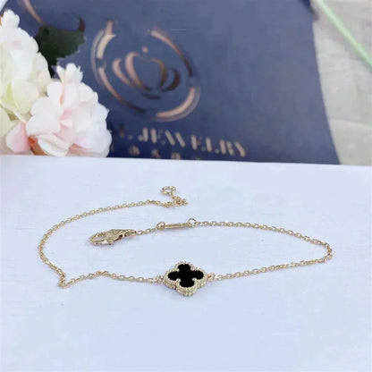 [Opulent Aurora]CLOVER ONYX SINGLE FLOWER BRACELET