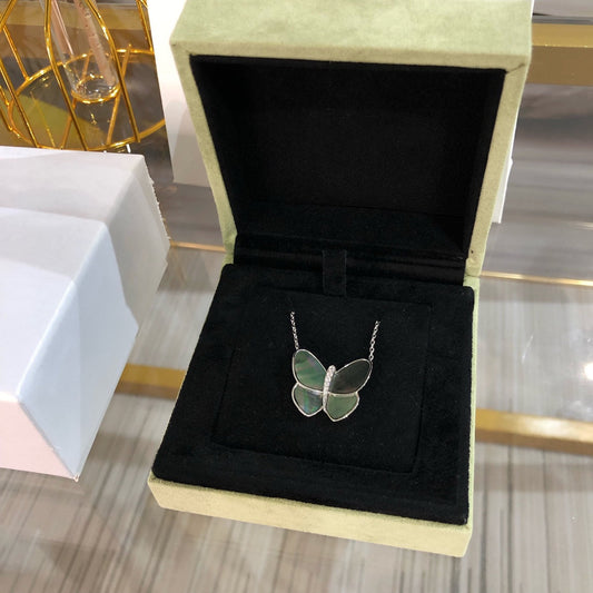 [Opulent Aurora]LARGE BUTTERFLY SILVER PENDANT DIAMOND NECKLACE