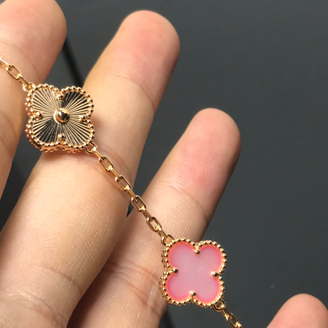 [Opulent Aurora]CLOVER BRACELET 5 MOTIF PINK AND PINK GOLD