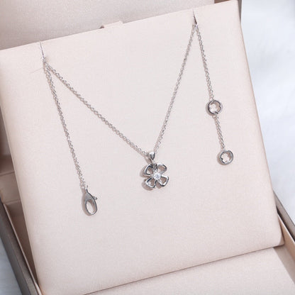 [Opulent Aurora]FIOREVER NECKLACE DIAMOND CENTER