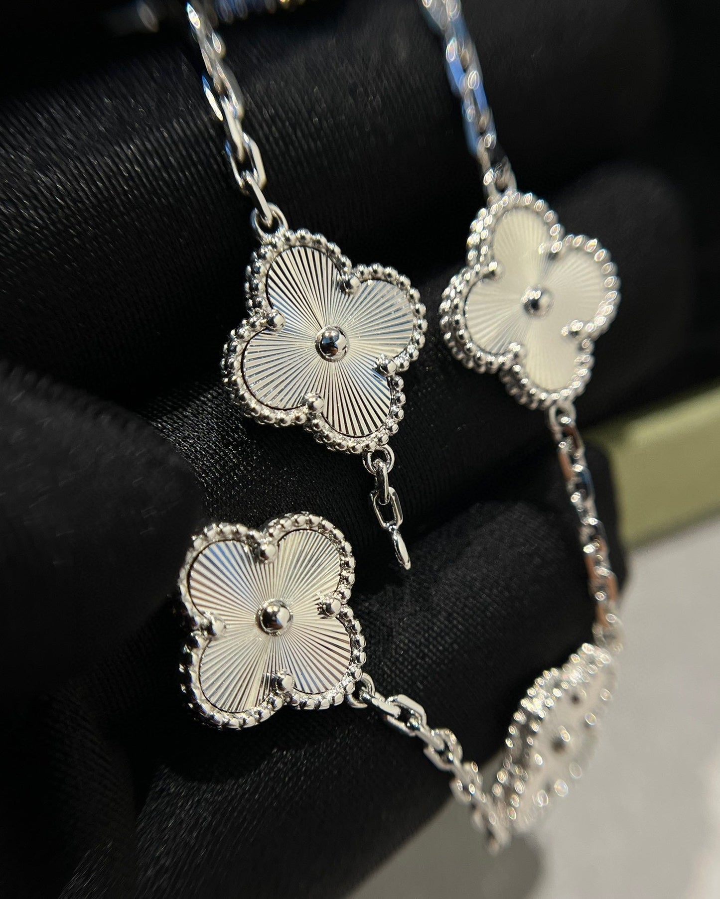 [Opulent Aurora]CLOVER SILVER 5 MOTIFS BRACELET