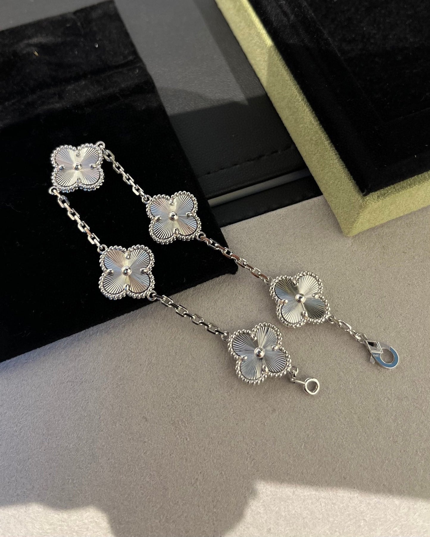 [Opulent Aurora]CLOVER SILVER 5 MOTIFS BRACELET